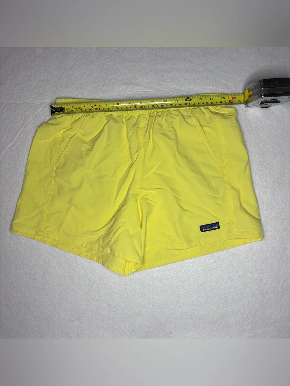 Patagonia Womans Bright Yellow 4 inch Elastic-Waist Shorts Size Medium